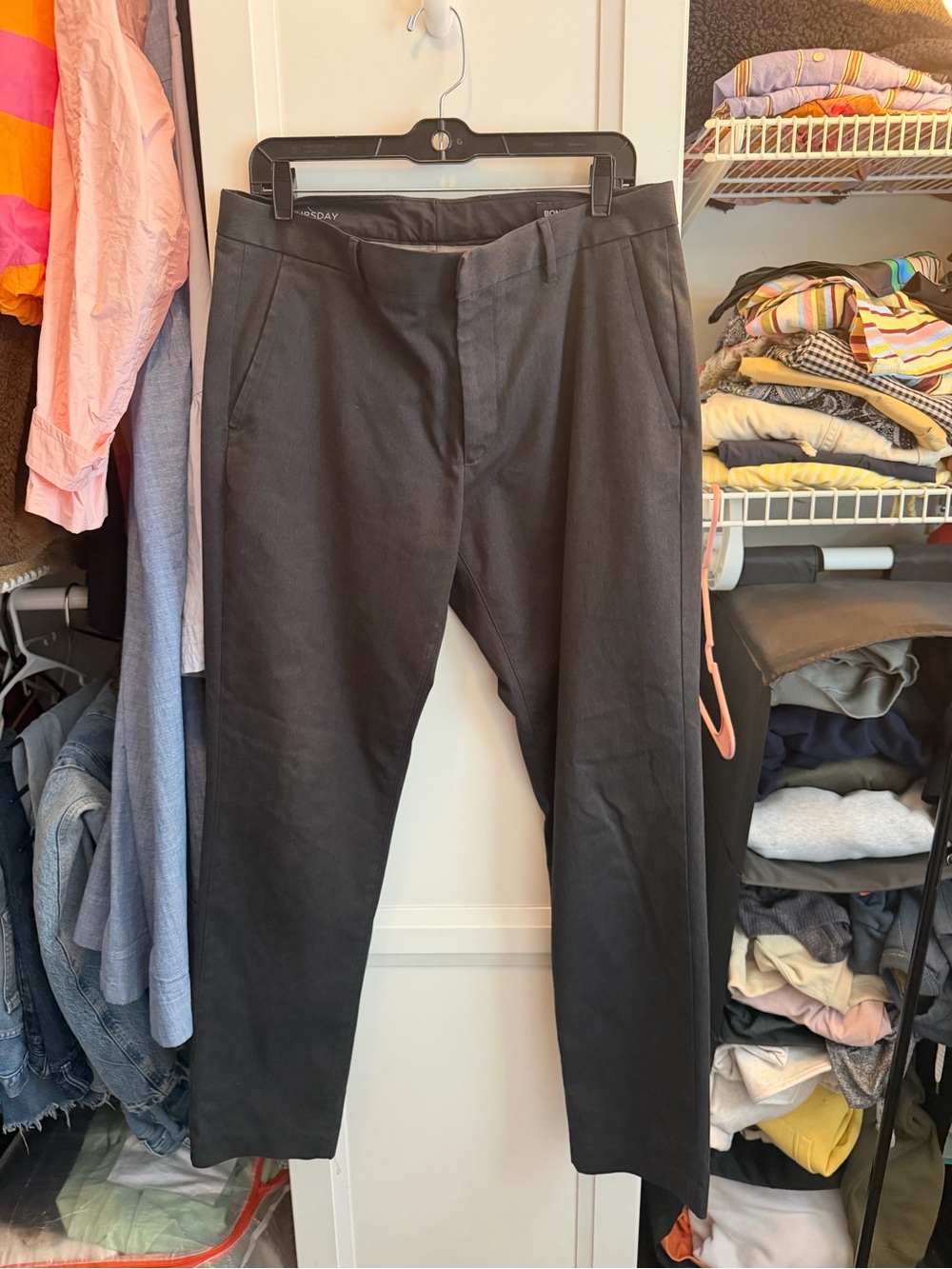 Bonobos Men's Weekday Warrior Thursday Straight Leg Pant charcoal Size 33 x 32